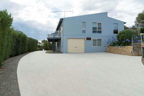 Freycinet Panorama - Accommodation Bookings 2