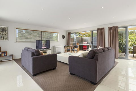 170 Hazards View Drive - Unit 2 - Accommodation Bookings 3