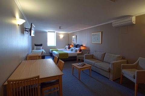 Hobart Waterfront Apartments - Accommodation Bookings 18