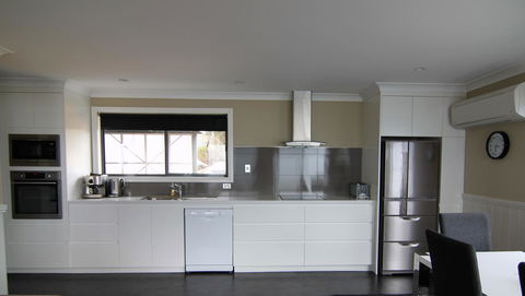 SEA EAGLE COTTAGE Amazing Views Of Bay Of Fires - Accommodation Bookings 7