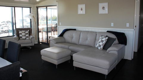SEA EAGLE COTTAGE Amazing Views Of Bay Of Fires - Accommodation Bookings 5