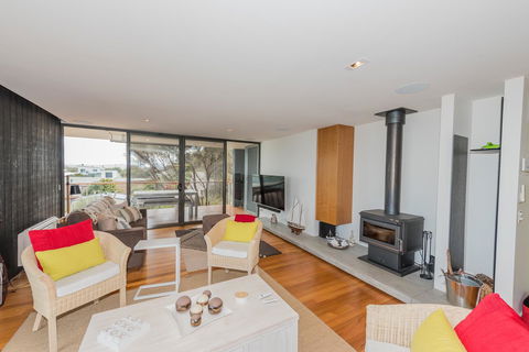 Cocktails With A View - Accommodation Bookings 1