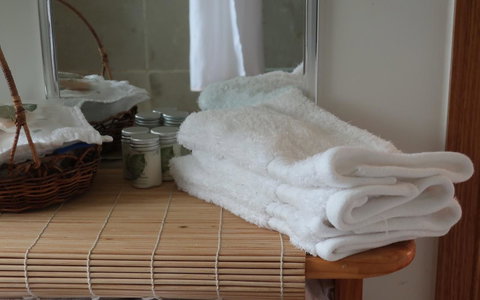 Cherry Top Farmstay - Boutique Eco Village - Accommodation Bookings 2