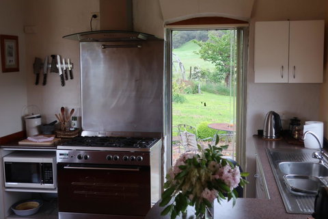 Cherry Top Farmstay - Boutique Eco Village - Accommodation Bookings 18