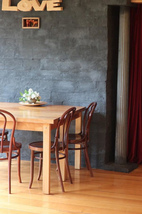 Cherry Top Farmstay - Boutique Eco Village - Accommodation Bookings 24
