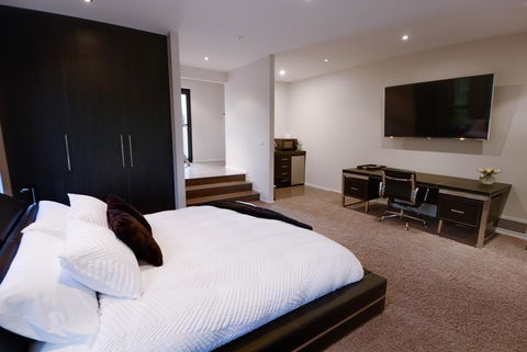 Amare Beachside Luxury - Accommodation Bookings 11