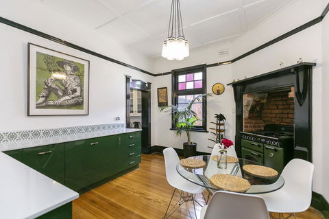 Insomnia On Elizabeth - Accommodation Bookings 0