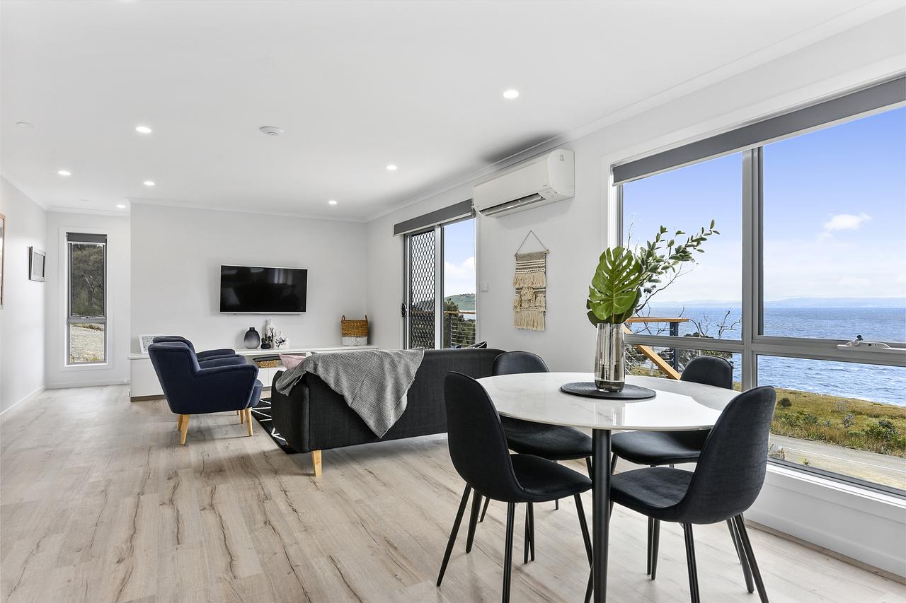 White Beach TAS Accommodation Bookings