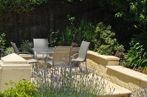 Belton Apartments-Hedge Cottage - Accommodation Bookings 28