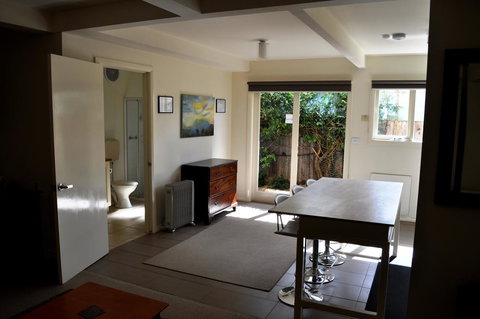 Belton Apartments-Hedge Cottage - Accommodation Bookings 2