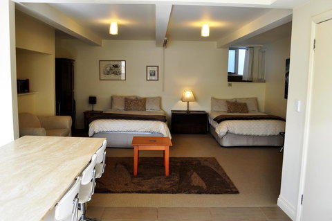 Belton Apartments-Hedge Cottage - Accommodation Bookings 8