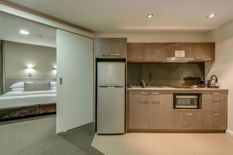 Mantra Collins Hotel - Accommodation Bookings 24