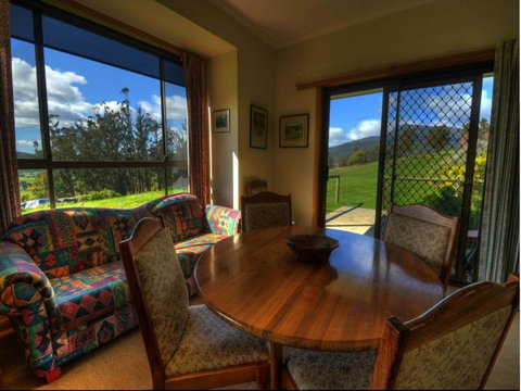 Plovers Ridge Country Retreat - Accommodation Bookings 5