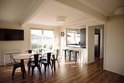 The Holiday Home People - Accommodation Bookings 7