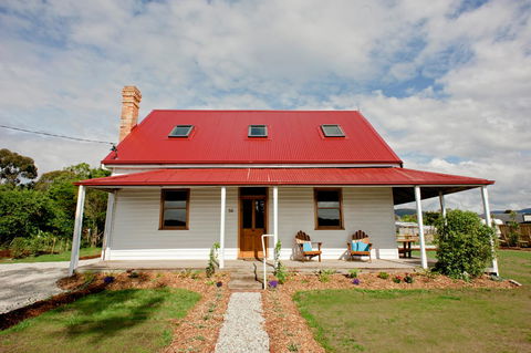 The Holiday Home People - Accommodation Bookings 18