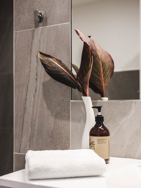 Russell House - Accommodation Bookings 18