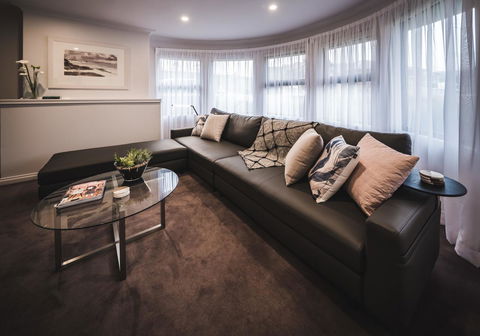 Russell House - Accommodation Bookings 4