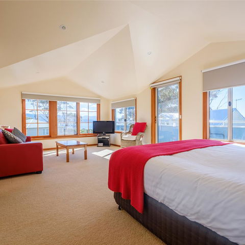 Cod Rock Point - Accommodation Bookings 11