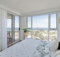 NEW Beautiful 1 Bedroom Beach Views Broadbeach - Accommodation Bookings