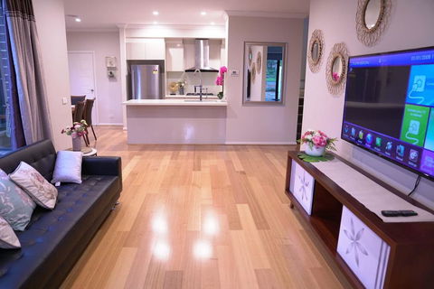 New Comfort House Near Box Hill - Accommodation Bookings 2