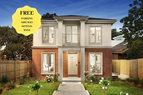 NEW Inner Melb Luxury Modern Grand Holiday House - Great Location, Wifi, Parking - Accommodation Bookings 0