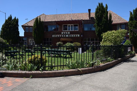 New Ivanhoe Hotel - Accommodation Bookings 0