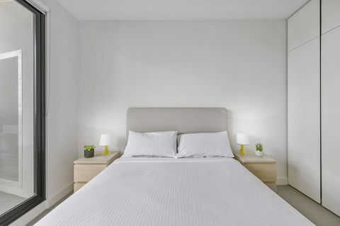 New One-Bedroom With Sweeping Views - Accommodation Bookings 3