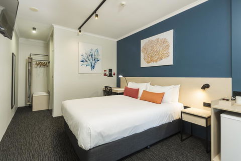 Nightcap At Edge Hill Tavern - Accommodation Bookings 0