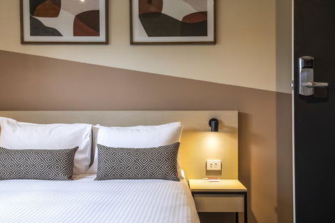 Nightcap At Manhattan Hotel - Accommodation Bookings 2