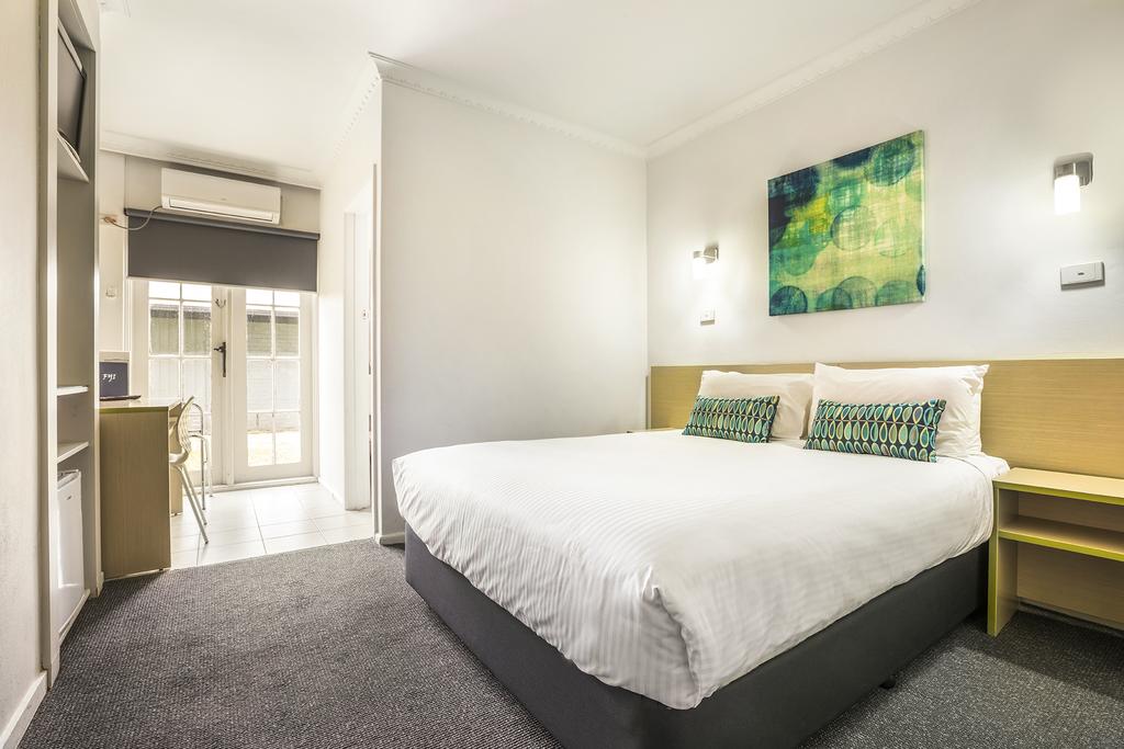 Airport West VIC Accommodation Bookings