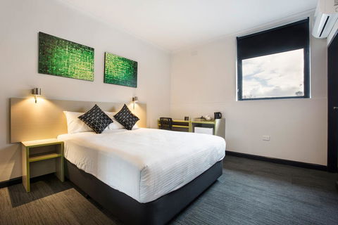 Nightcap At St Albans Hotel - Accommodation Bookings 1