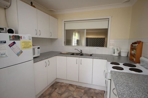 NORTH HAVEN SEA BREEZE - 9 David Campbell St , North Haven - Accommodation Bookings 0