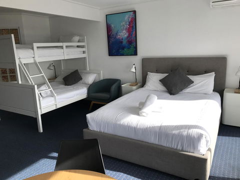 North Pier Hotel - Accommodation Bookings 3