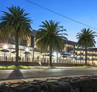 North Pier Hotel - Accommodation Bookings