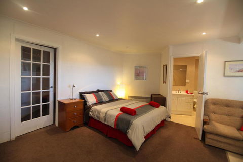Northgate House Apartment - Accommodation Bookings 1