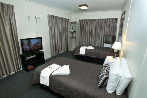 O'Sheas Windsor Hotel - Accommodation Bookings 0