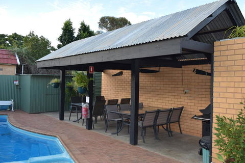Oasis Motor Inn - Accommodation Bookings 3