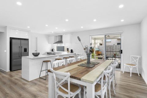 OCEAN BREEZE Family Home - Accommodation Bookings 1