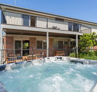 Ocean Breeze Retreat - with spa and space - Accommodation Bookings
