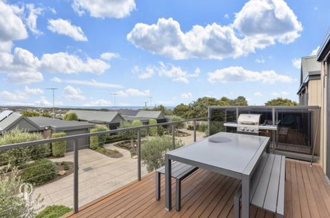 Ocean Grove House With Fantastic Ocean Views - Accommodation Bookings 2