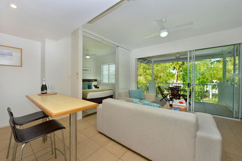 Ocean Sounds 2 Bedroom Apartment - Accommodation Bookings 1