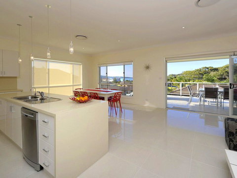 Ocean View Oasis@Fingal Bay - Accommodation Bookings 3