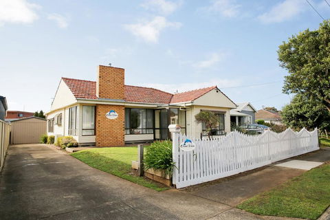 Ocean Views - Accommodation Bookings 0