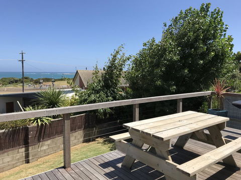 OCEAN VIEWS - Accommodation Bookings 2
