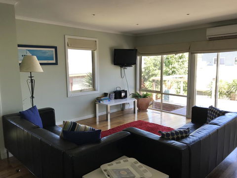 OCEAN VIEWS - Accommodation Bookings 1