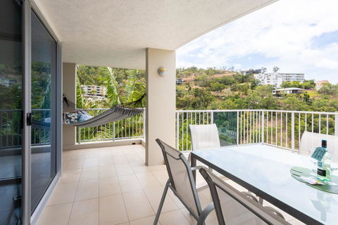 Ocean Views Luxury 17 - Accommodation Bookings 3