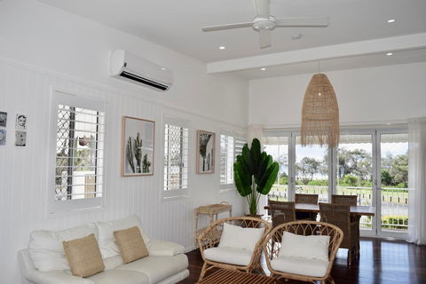 Oceanfront Beach House On Marine Parade - Accommodation Bookings 1