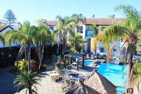 Oceanside Hawks Nest - Accommodation Bookings 1