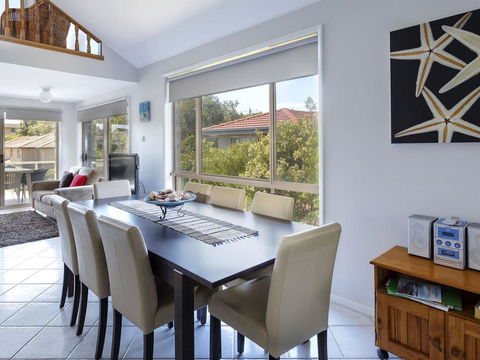 One Street From Main Beach - Accommodation Bookings 1