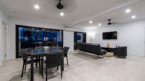 Onestep Airlie Retreat - Accommodation Bookings 2